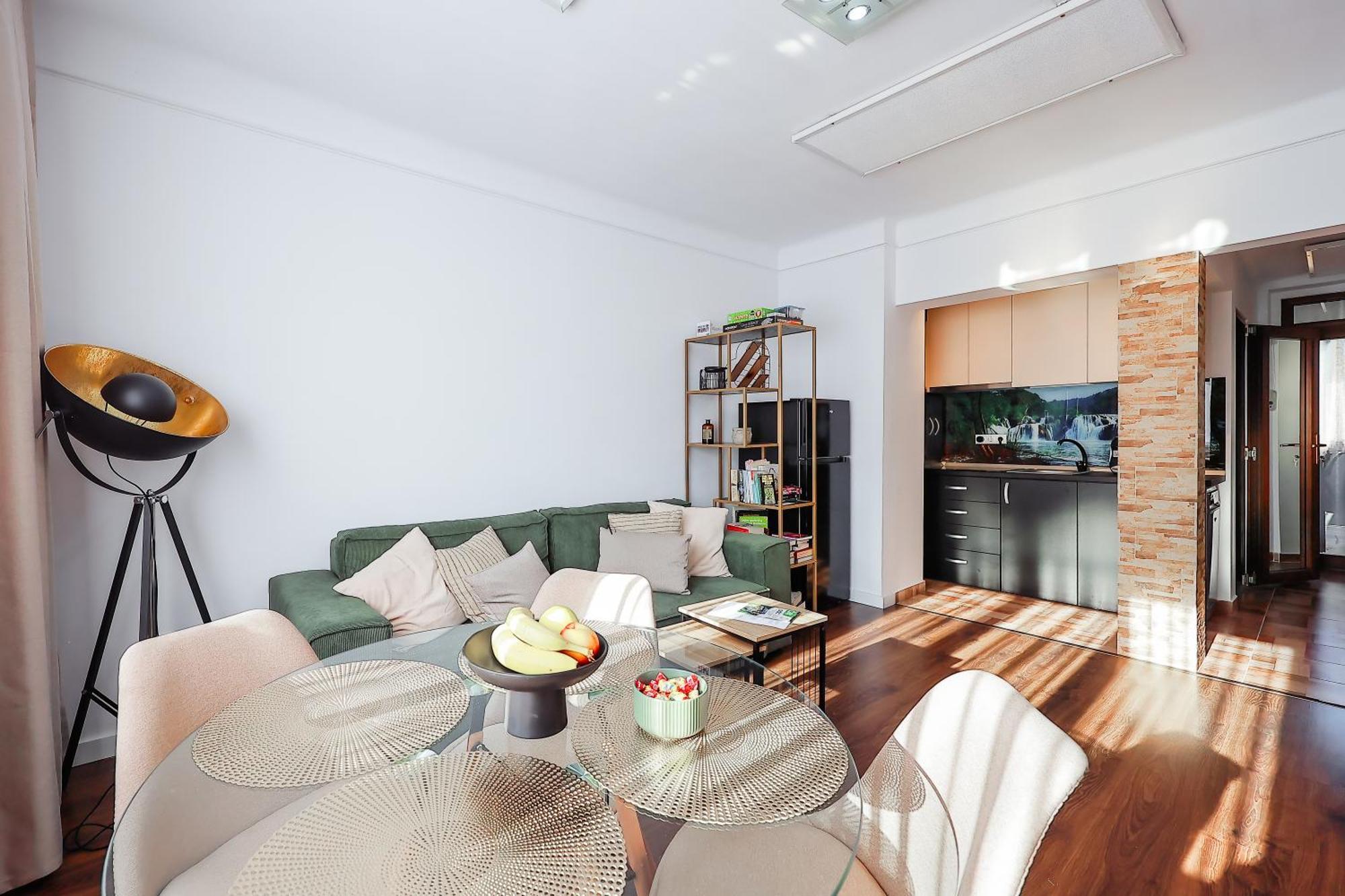 Oradea City Center Apartment Near Aquapark With Jacuzzi & Parking Екстер'єр фото