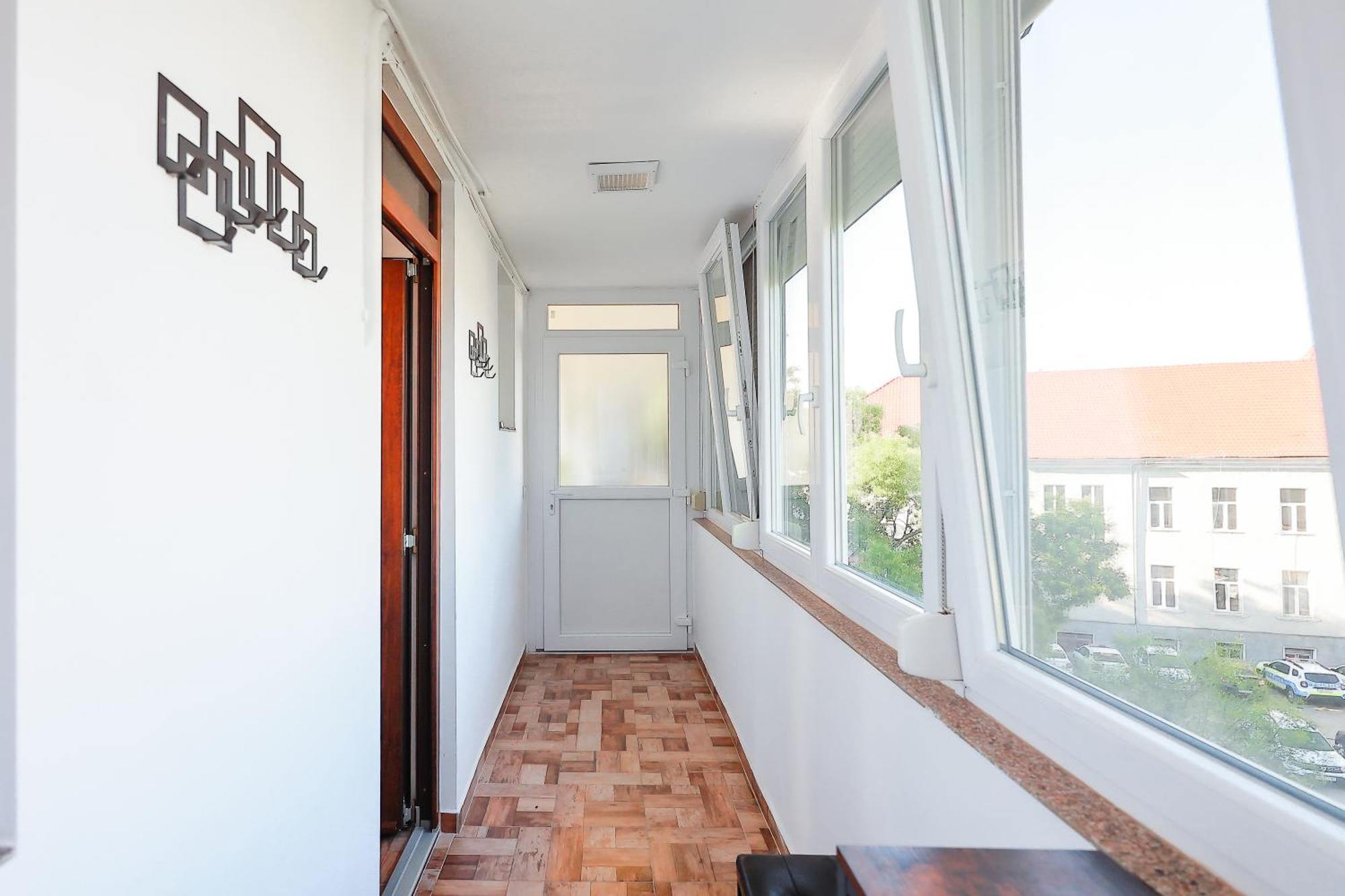 Oradea City Center Apartment Near Aquapark With Jacuzzi & Parking Екстер'єр фото