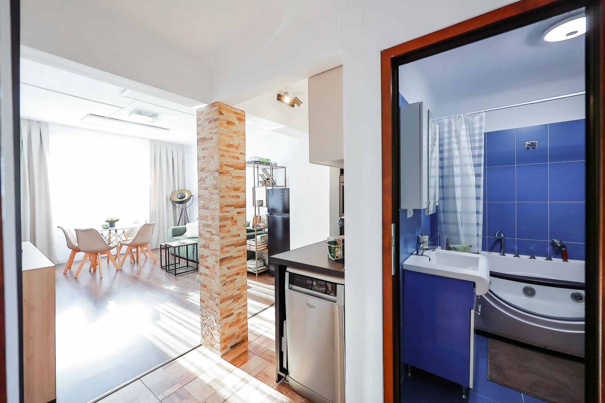 Oradea City Center Apartment Near Aquapark With Jacuzzi & Parking Екстер'єр фото
